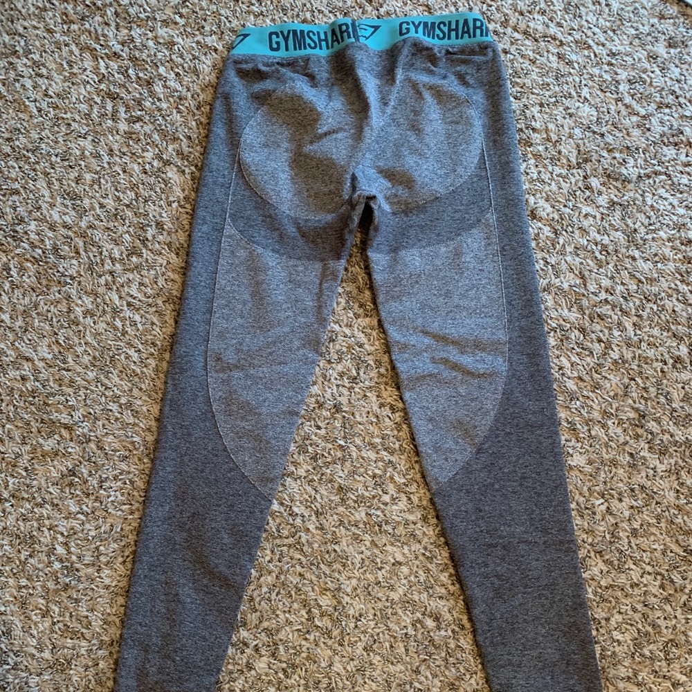 Gymshark butt shaping leggings! Large
